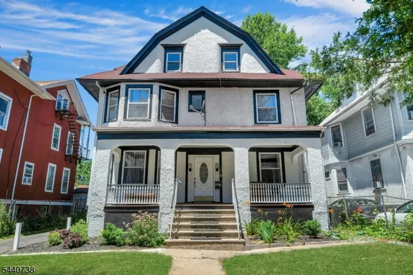 $900 | 127 South Burnet Street, Unit 4, East Orange, NJ 07018