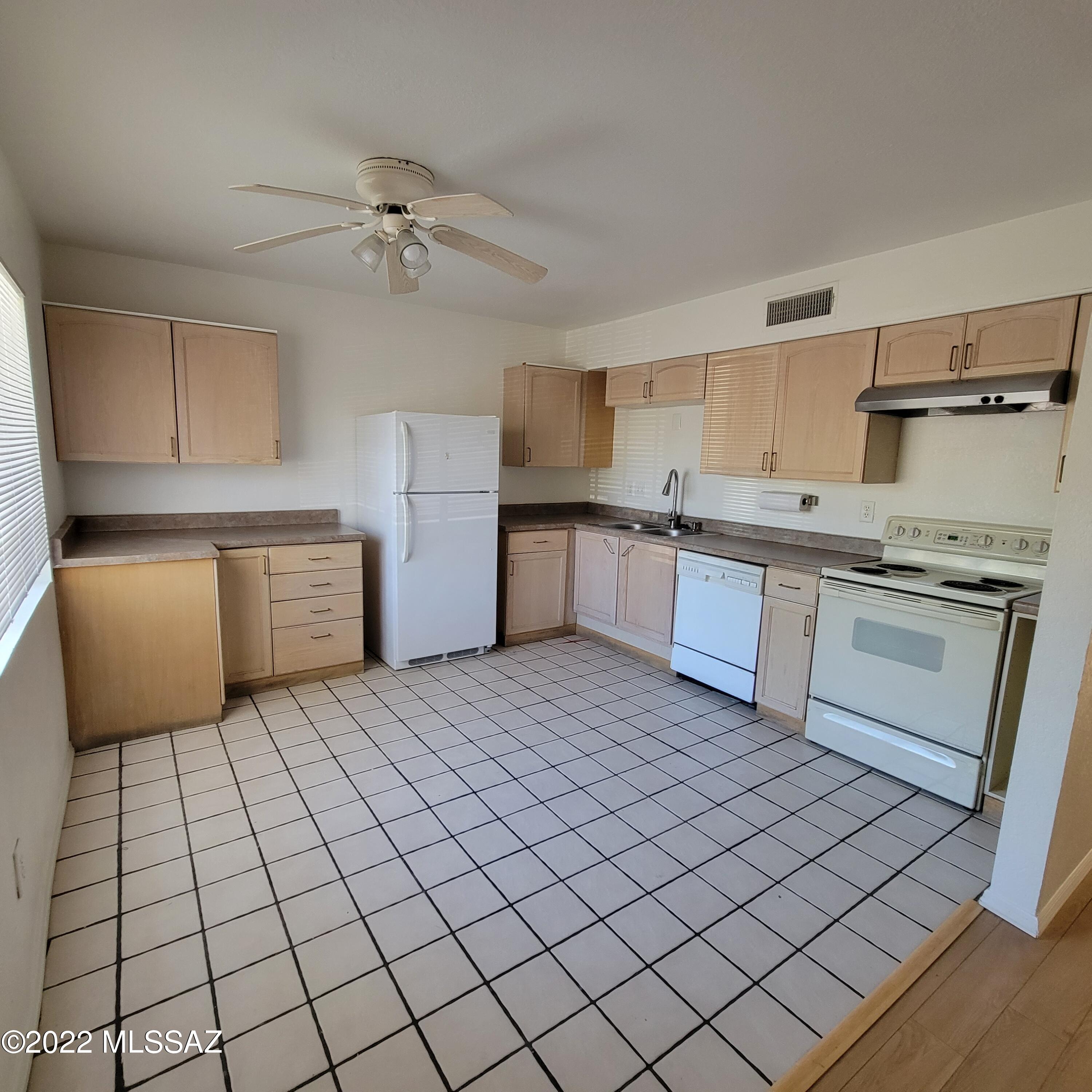 1071 East Halcyon Road Tucson, AZ 85719 - Photo 5 of 13