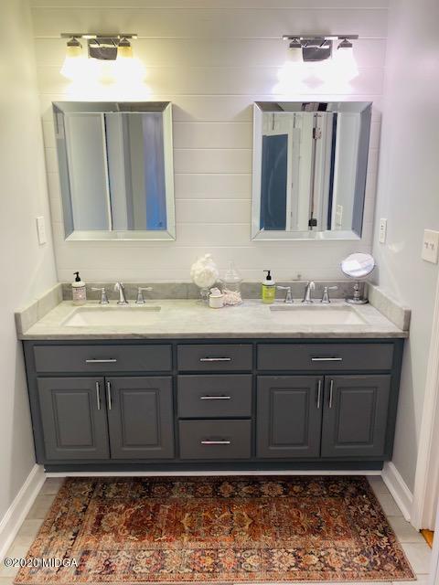5305 Rivoli Drive Macon, GA 31210 - Photo 34 of 49 25-5305RivoliDrMstrBthVanity2