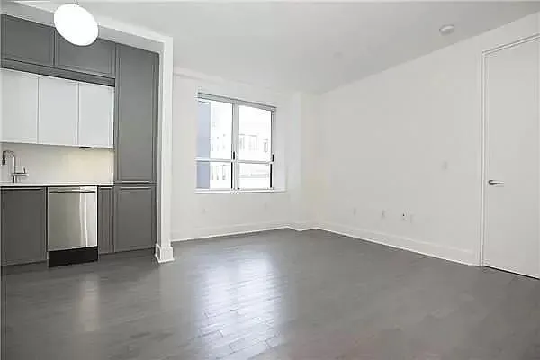 $860,000 | 416 West 52nd Street, Unit 610 | Hell's Kitchen