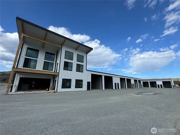 $220,500 | 73 East Shop Avenue, Unit B8, Chelan, WA 98816