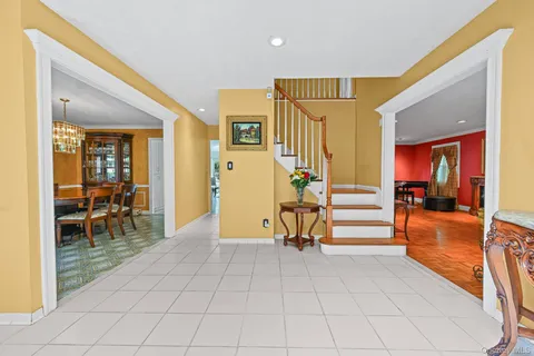 $1,390,000 | 23 Pettit Drive, Dix Hills, NY 11746