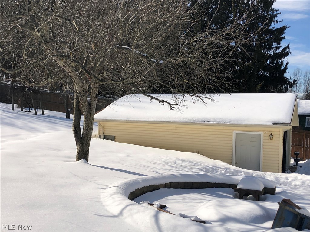 1616 Faye Road Akron, OH 44306 - Photo 4 of 27