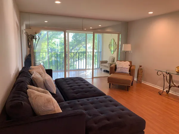 $1,800 | 4120 Tivoli Court, Unit 305, Lake Worth, FL 33467