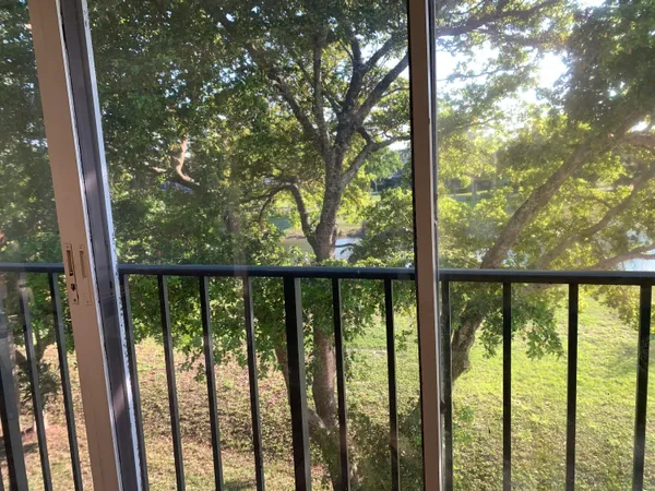 $1,800 | 4120 Tivoli Court, Unit 305, Lake Worth, FL 33467