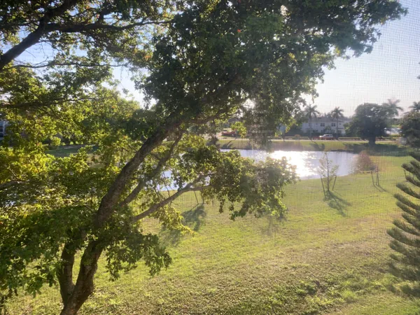 $1,800 | 4120 Tivoli Court, Unit 305, Lake Worth, FL 33467