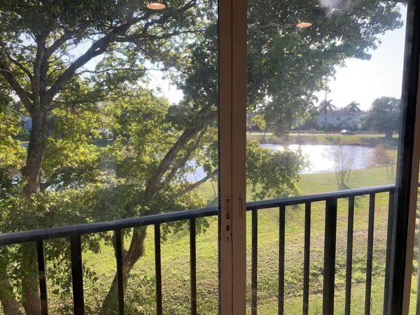 $1,800 | 4120 Tivoli Court, Unit 305, Lake Worth, FL 33467