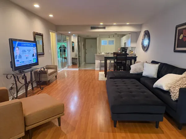 $1,800 | 4120 Tivoli Court, Unit 305, Lake Worth, FL 33467