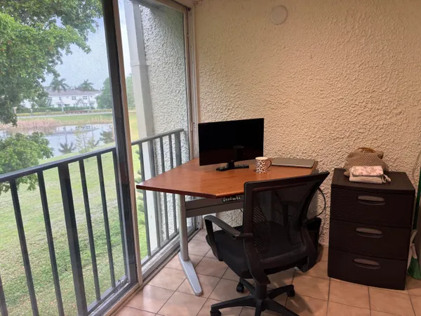 $1,800 | 4120 Tivoli Court, Unit 305, Lake Worth, FL 33467