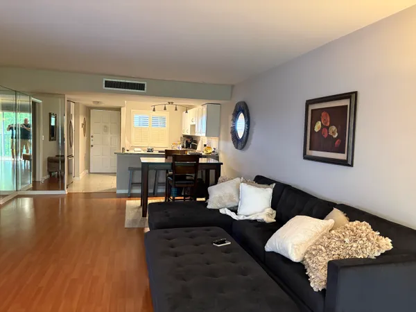 $1,800 | 4120 Tivoli Court, Unit 305, Lake Worth, FL 33467