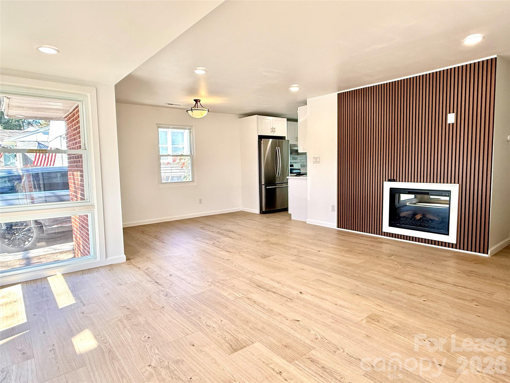541 East Woodlawn Road Charlotte, NC 28209 - Photo 6 of 12