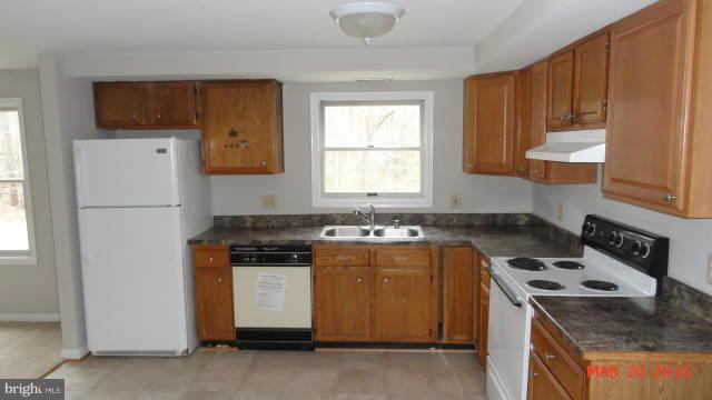 11775 Mill Bridge Road Lusby, MD 20657 - Photo 3 of 12 Kitchen