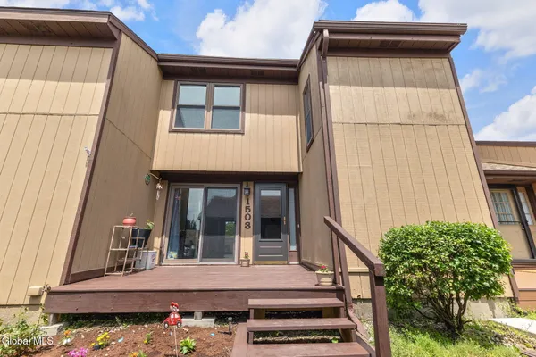 $296,000 | 1503 Huntington Court, East Greenbush, NY 12061