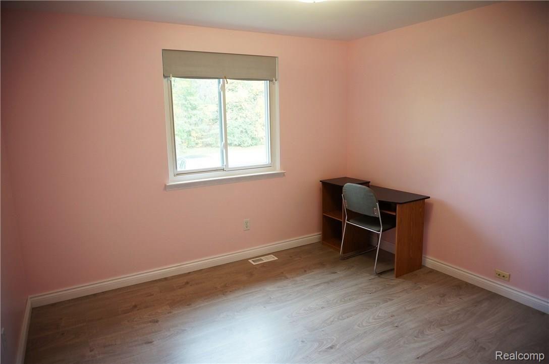 1961 Ruby Avenue Rochester, MI 48309 - Photo 18 of 25 Bedrm 3.jpg