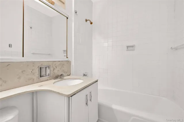 a view of utility room