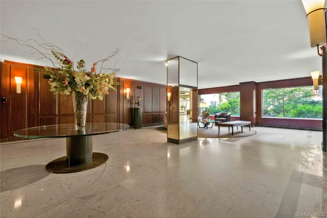 a view of livingroom with furniture