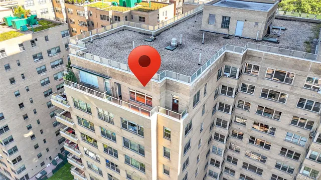 $1,948,000 | 20 East 9th Street, Unit 14O | Greenwich Village