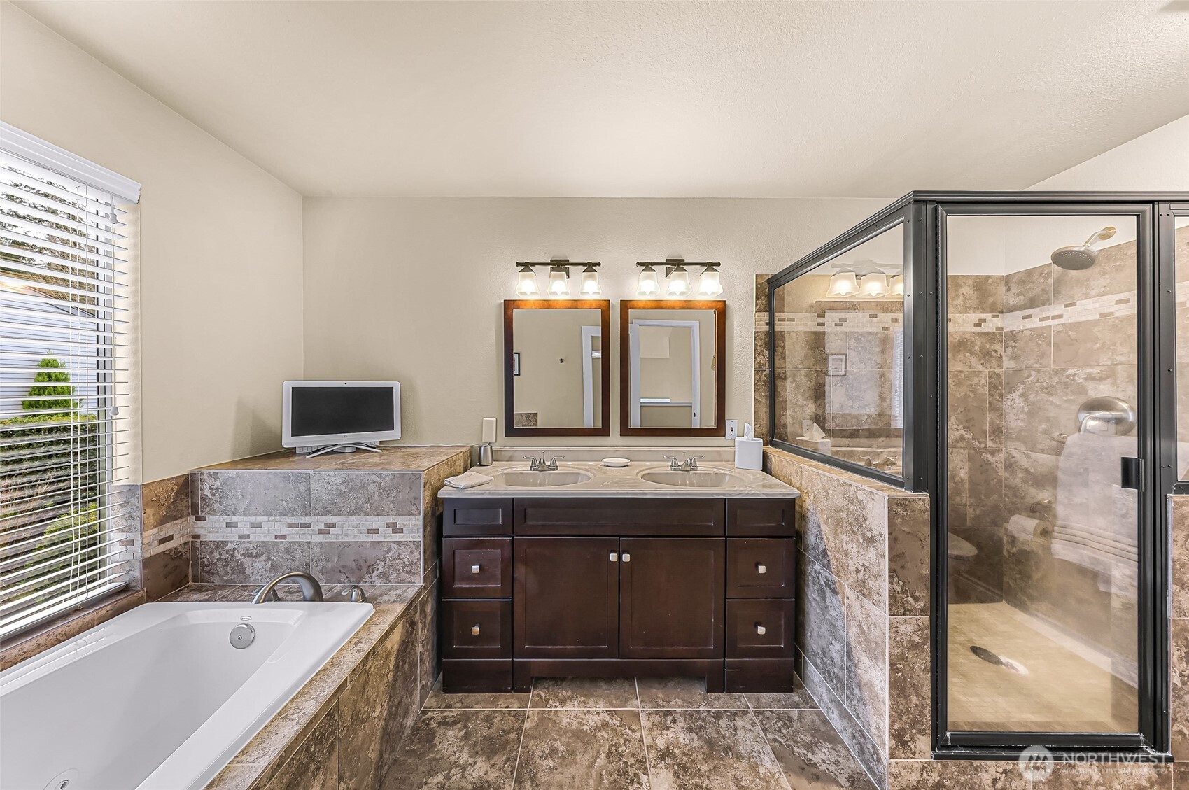 7250 Old Redmond Road, Unit J138 Redmond, WA 98052 - Photo 32 of 40