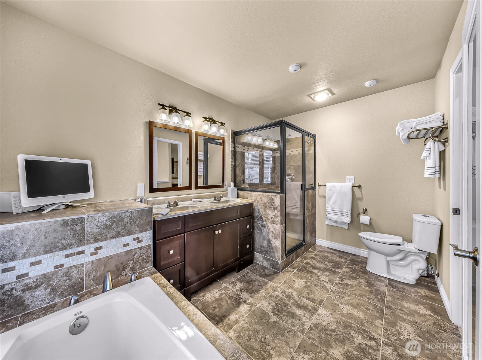 7250 Old Redmond Road, Unit J138 Redmond, WA 98052 - Photo 33 of 40