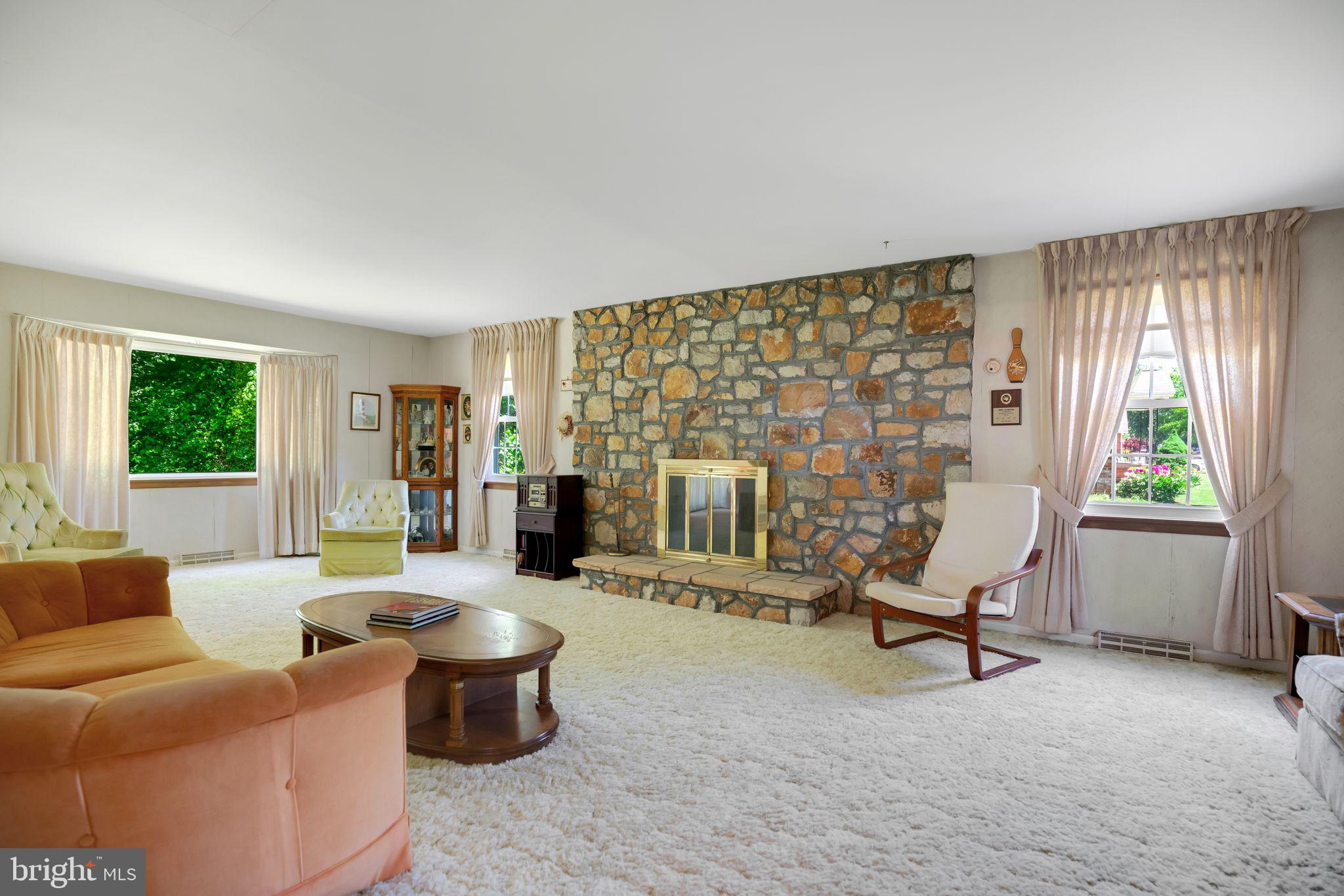 11606 Rivershore Drive Dunkirk, MD 20754 - Photo 9 of 33 Living Room