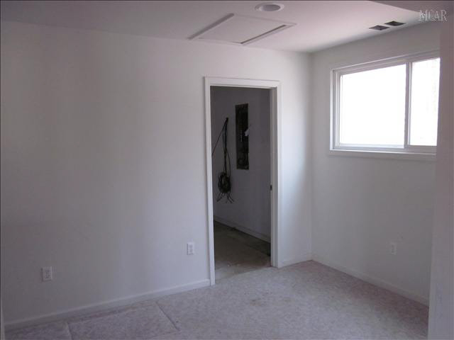 6632 Hivon Road Carleton, MI 48117 - Photo 5 of 12 20007052-4.JPG