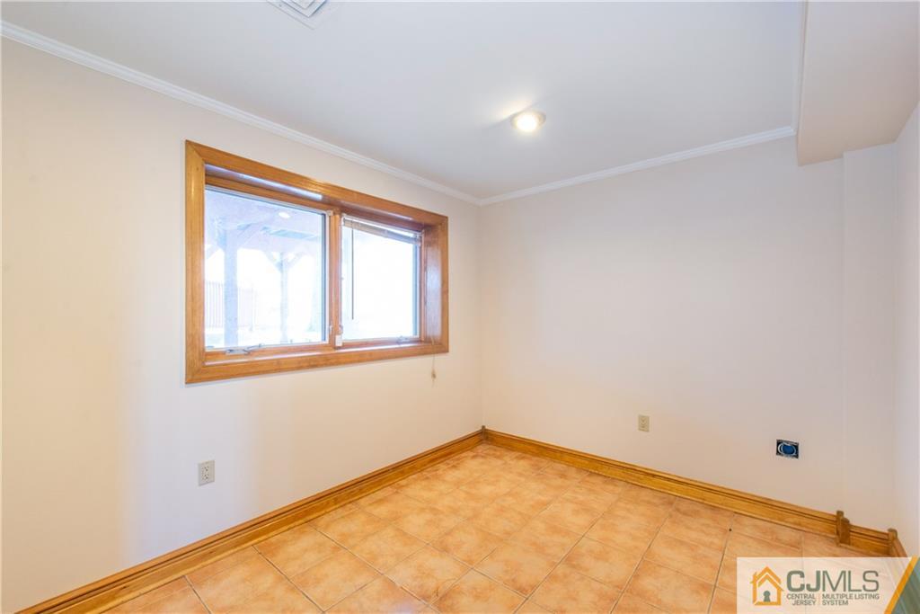 31 Barlow Road Edison, NJ 08817 - Photo 16 of 21 Gallery Image 16