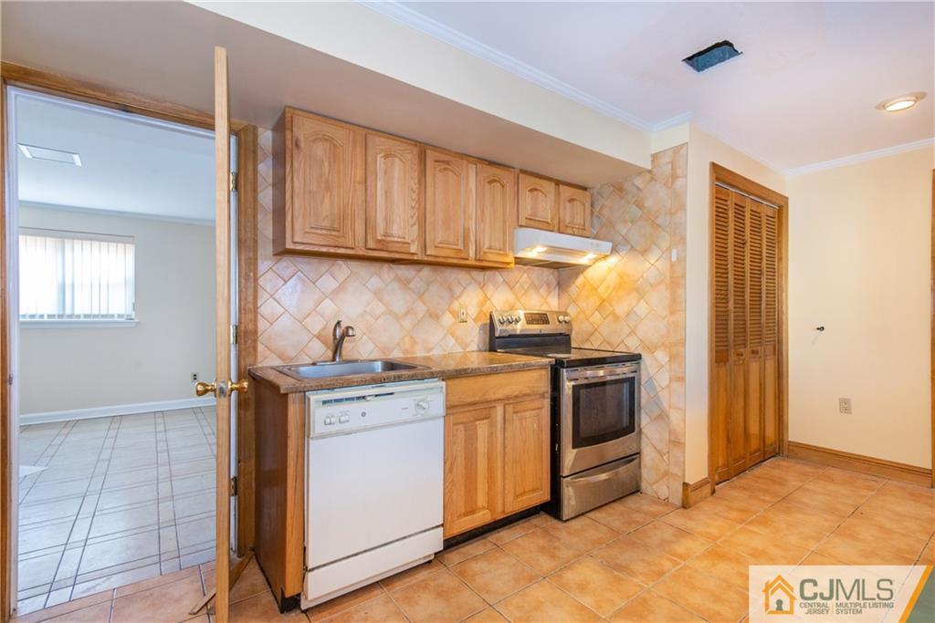 31 Barlow Road Edison, NJ 08817 - Photo 20 of 21 Gallery Image 20