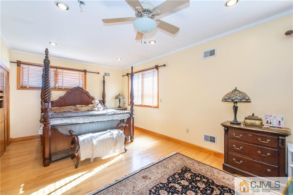31 Barlow Road Edison, NJ 08817 - Photo 8 of 21 Gallery Image 8