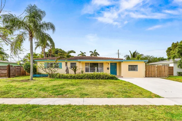 $649,000 | 360 Northeast 23rd Way, Boca Raton, FL 33431