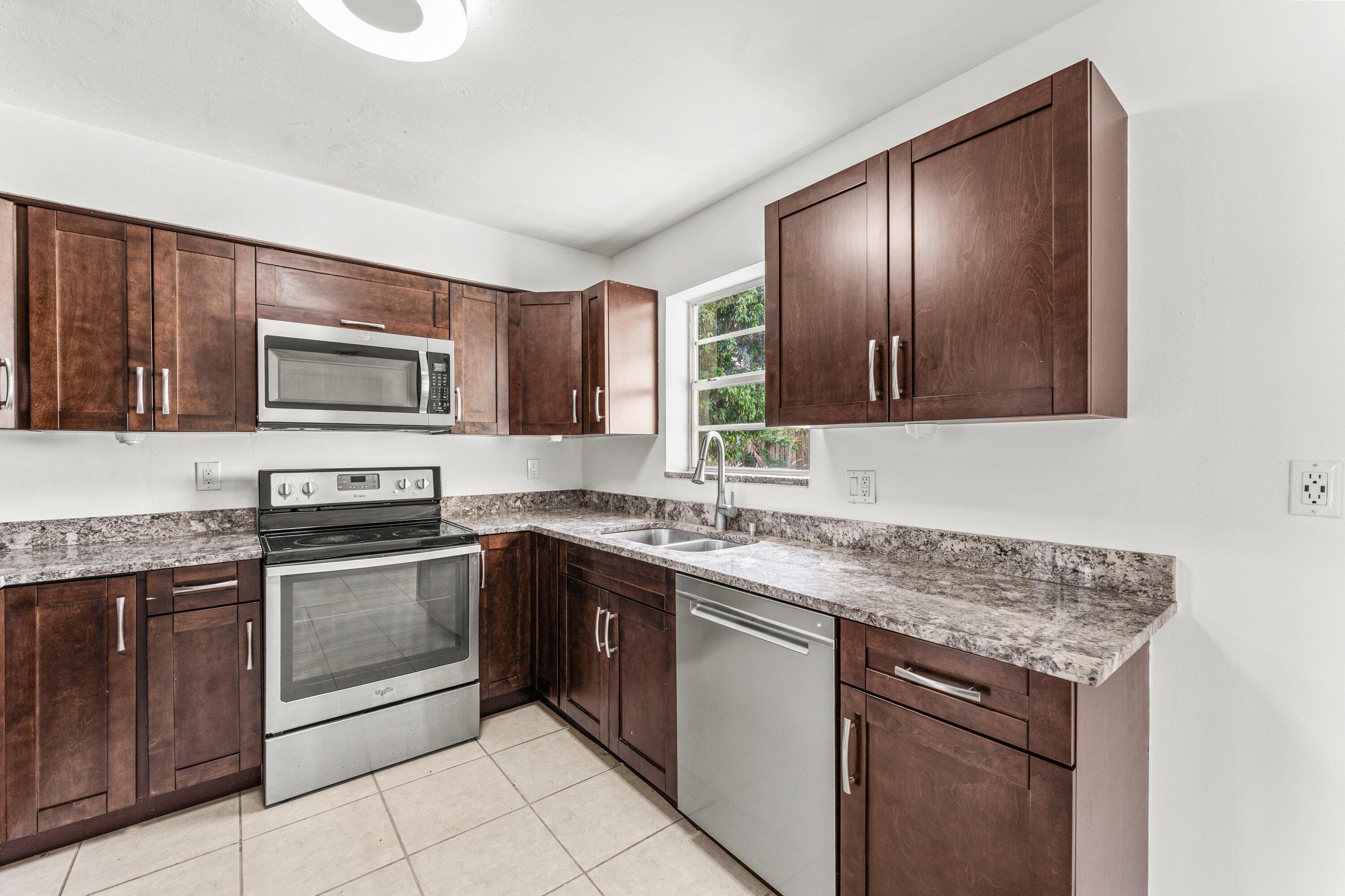 360 Northeast 23rd Way Boca Raton, FL 33431 - Photo 15 of 30 Kitchen