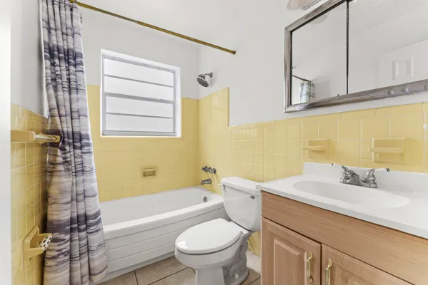 $649,000 | 360 Northeast 23rd Way, Boca Raton, FL 33431
