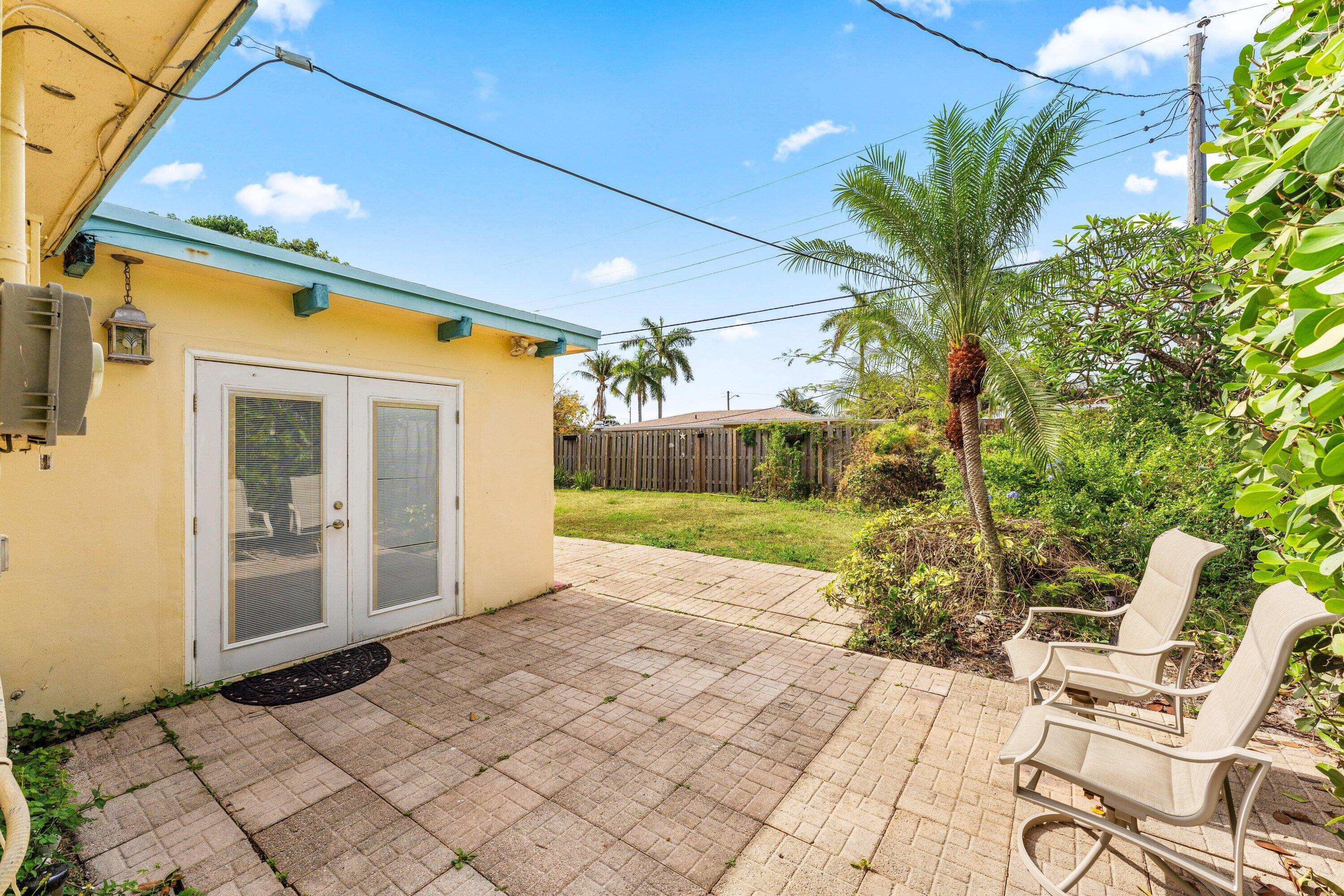 360 Northeast 23rd Way Boca Raton, FL 33431 - Photo 25 of 30 Patio
