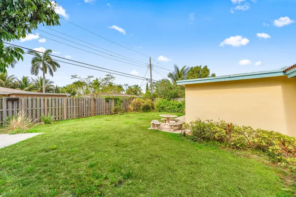 $649,000 | 360 Northeast 23rd Way, Boca Raton, FL 33431