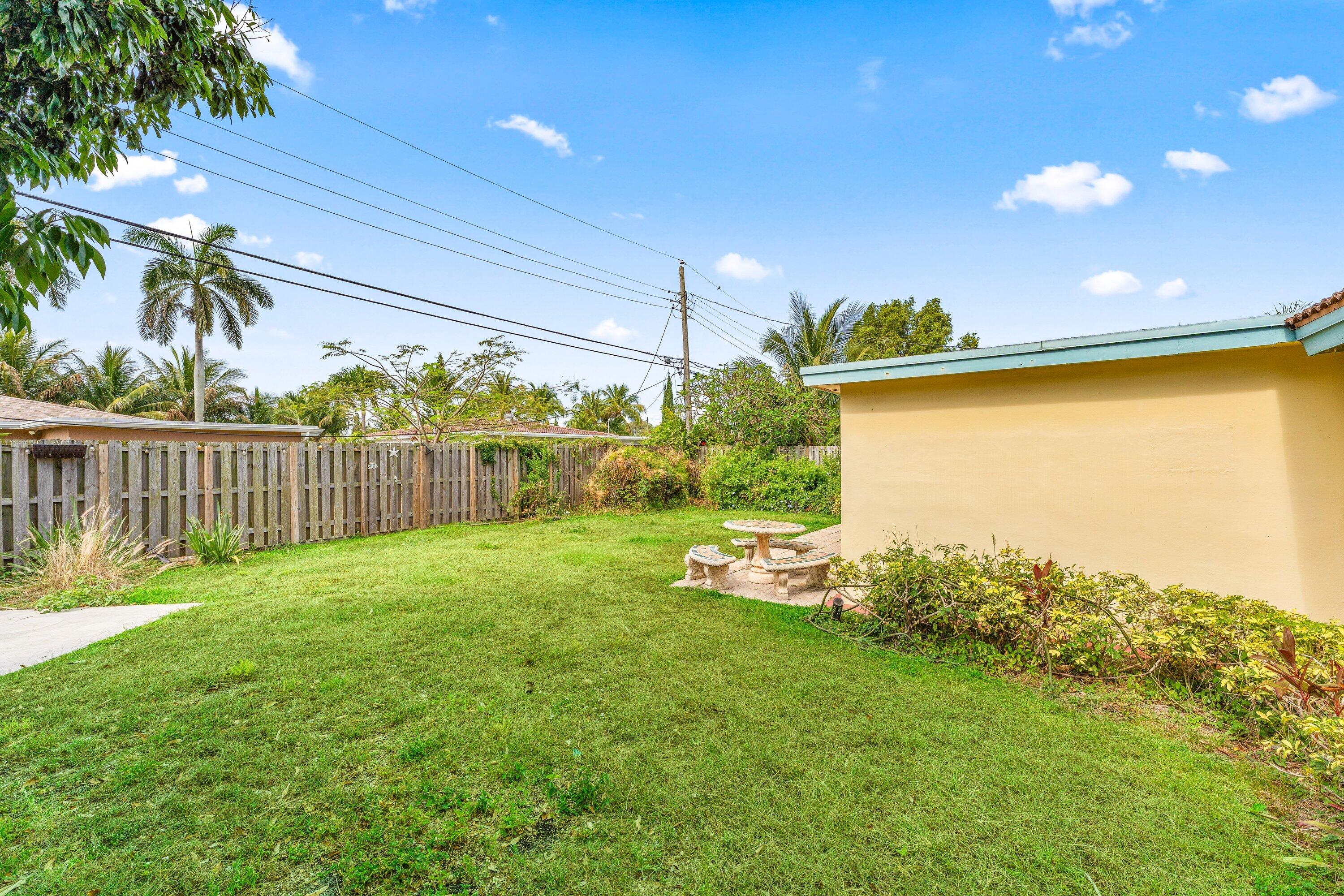 360 Northeast 23rd Way Boca Raton, FL 33431 - Photo 27 of 30 Backyard
