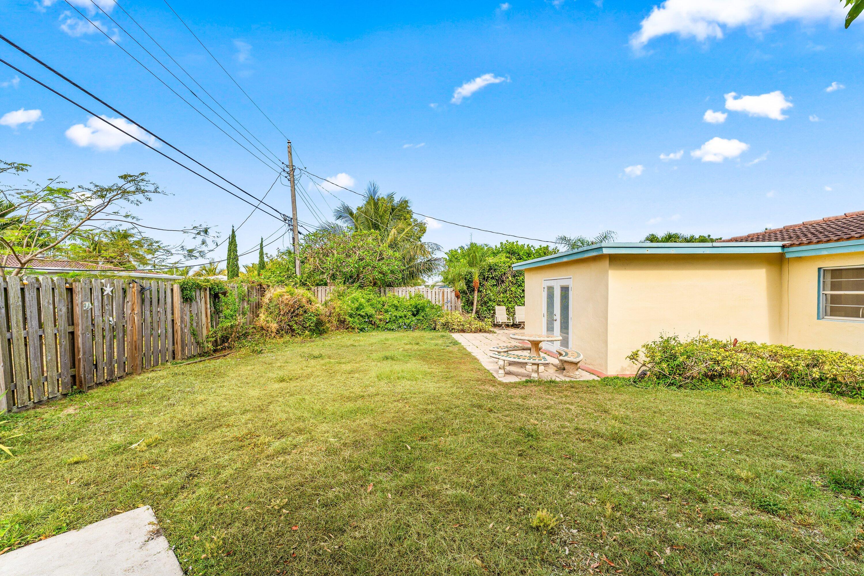 360 Northeast 23rd Way Boca Raton, FL 33431 - Photo 30 of 30 Backyard