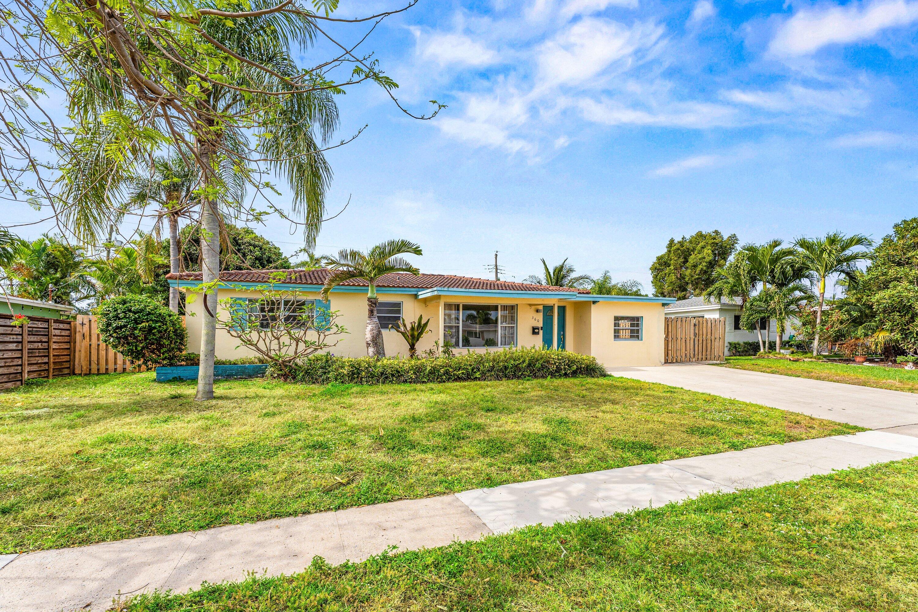 360 Northeast 23rd Way Boca Raton, FL 33431 - Photo 3 of 30 Exterior