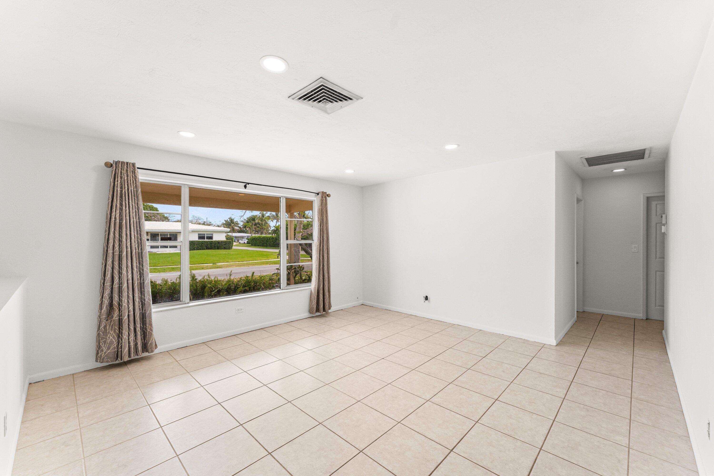 360 Northeast 23rd Way Boca Raton, FL 33431 - Photo 5 of 30 Living Room
