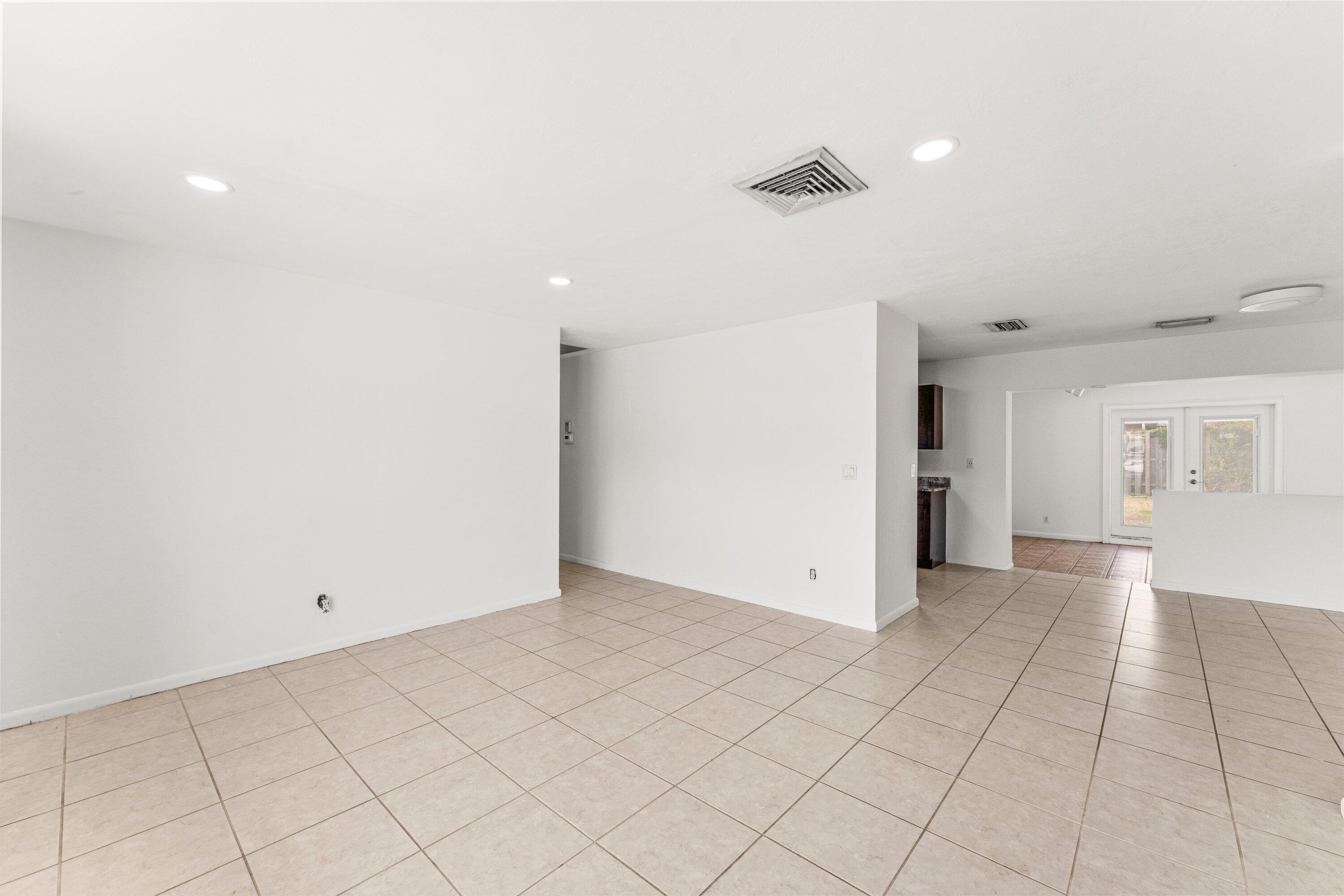 360 Northeast 23rd Way Boca Raton, FL 33431 - Photo 6 of 30 Living Room