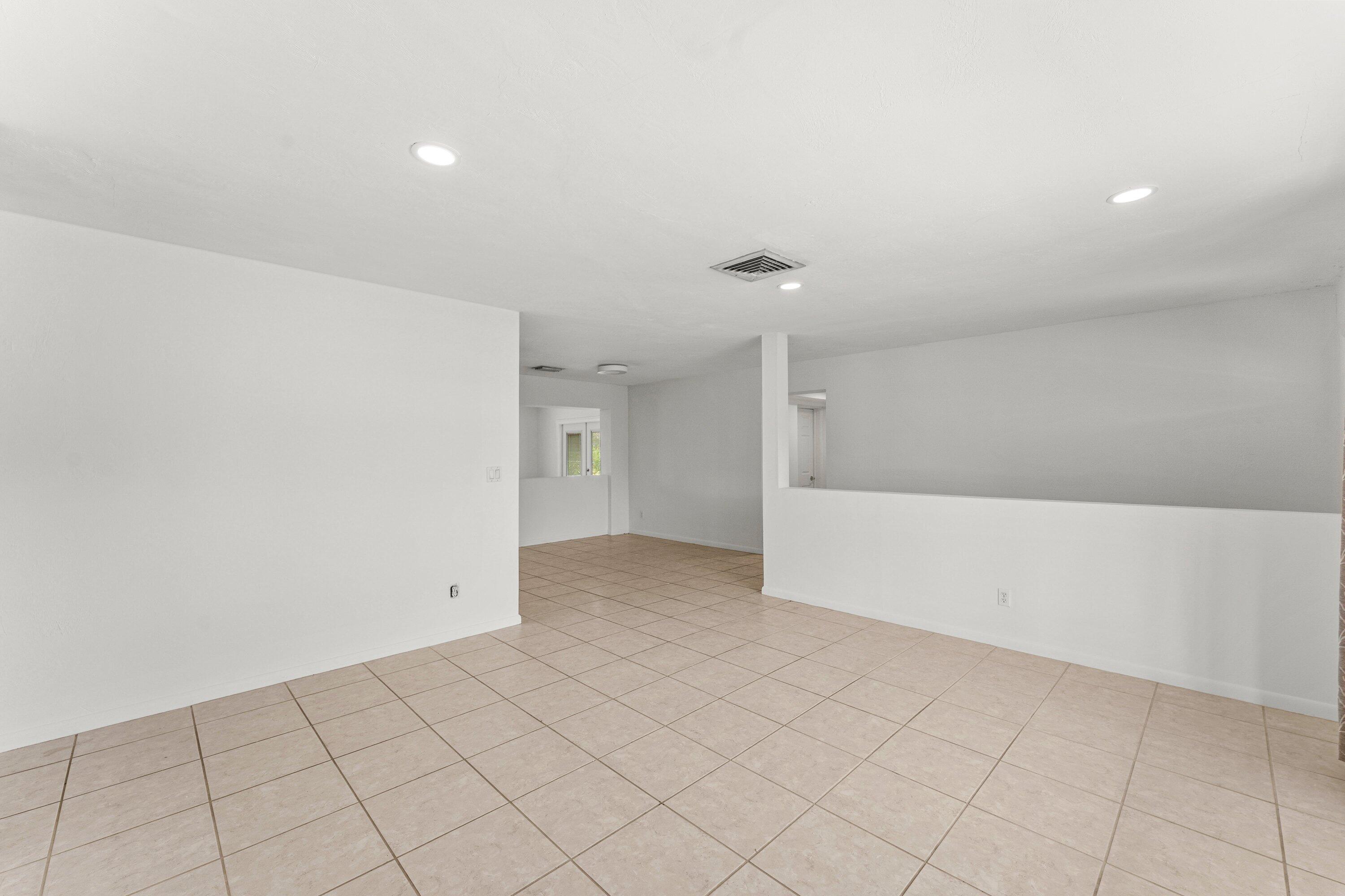 360 Northeast 23rd Way Boca Raton, FL 33431 - Photo 7 of 30 Living Room