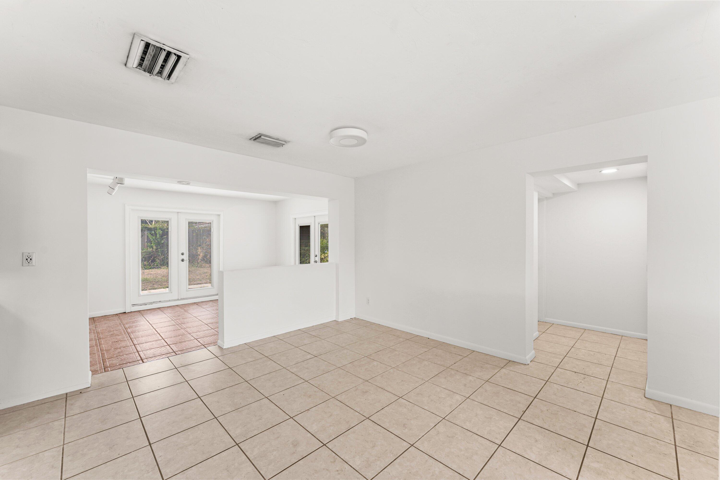 360 Northeast 23rd Way Boca Raton, FL 33431 - Photo 9 of 30 Dining