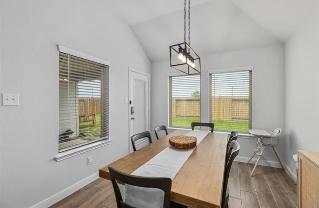 $2,425 | 5311 Latigo Court, Alvin, TX 77511