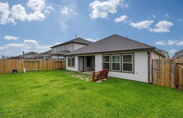 $2,425 | 5311 Latigo Court, Alvin, TX 77511