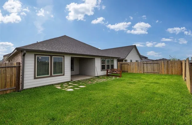 $2,425 | 5311 Latigo Court, Alvin, TX 77511