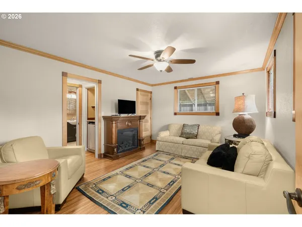 $1,250,000 | 710 North Molalla Avenue, Molalla, OR 97038