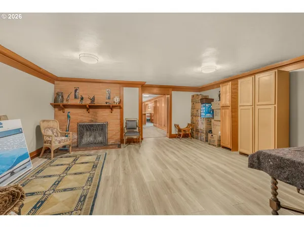 $1,250,000 | 710 North Molalla Avenue, Molalla, OR 97038