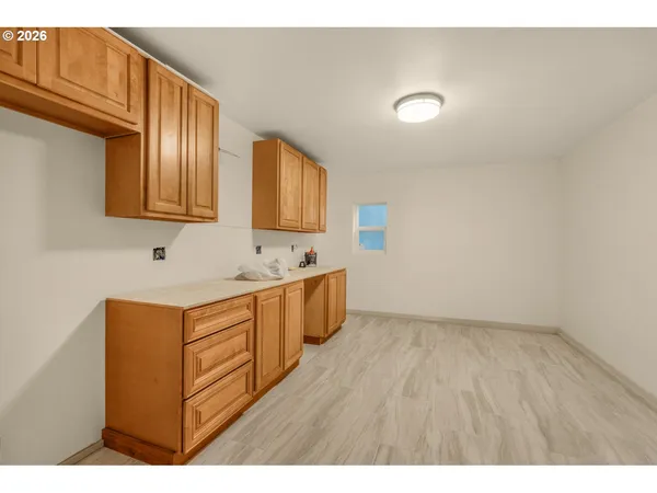 $1,250,000 | 710 North Molalla Avenue, Molalla, OR 97038