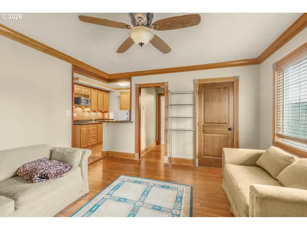 $1,250,000 | 710 North Molalla Avenue, Molalla, OR 97038