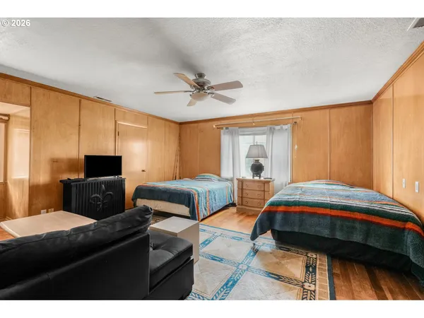 $1,250,000 | 710 North Molalla Avenue, Molalla, OR 97038