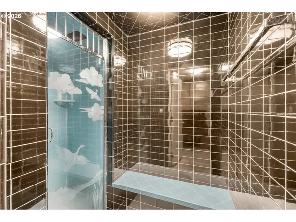 $1,250,000 | 710 North Molalla Avenue, Molalla, OR 97038