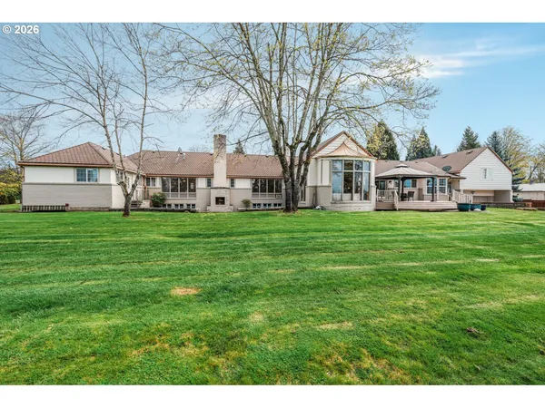 $1,250,000 | 710 North Molalla Avenue, Molalla, OR 97038